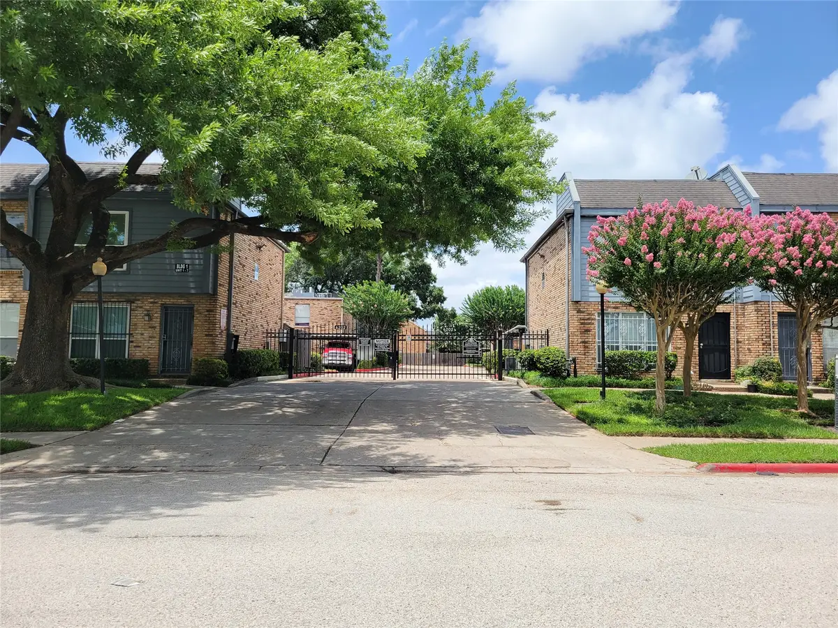6202 Skyline #32, Houston, TX 77057 - #1