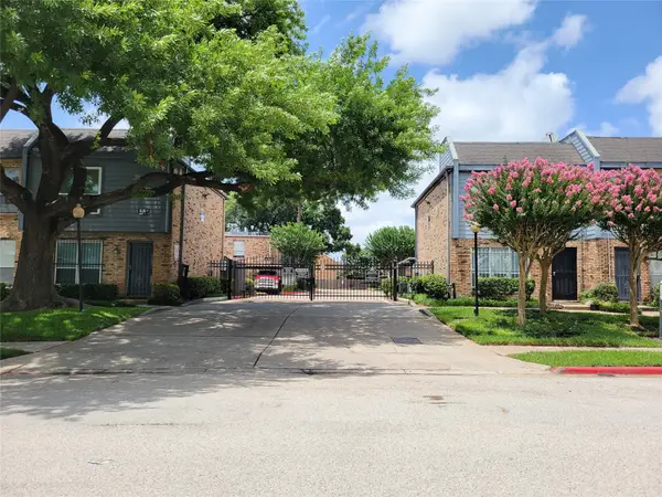 6202 Skyline #32, Houston, TX 77057