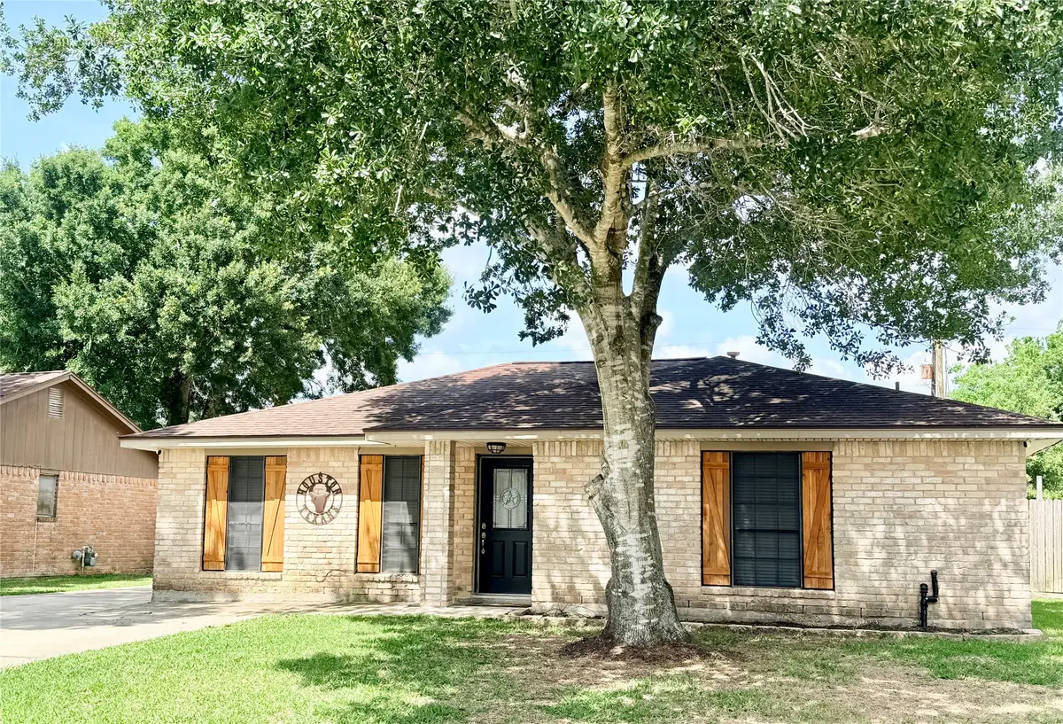 1310 Valley Drive, Angleton, TX 77515 - #1