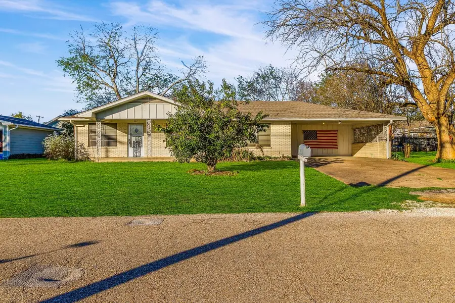 205 Commerce Street N, Madisonville, TX 77864 - #2