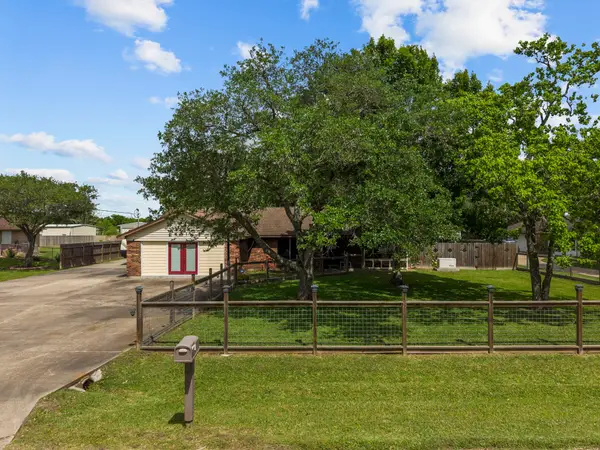 3731 Avenue G 1/2, Santa Fe, TX 77510