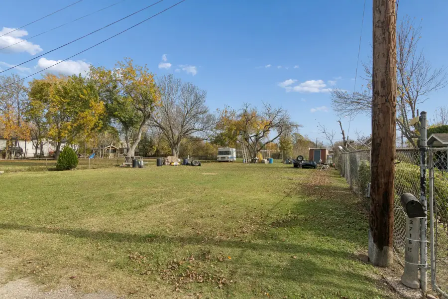 2716 Southmore Avenue #E, Pasadena, TX 77502 - Image #3
