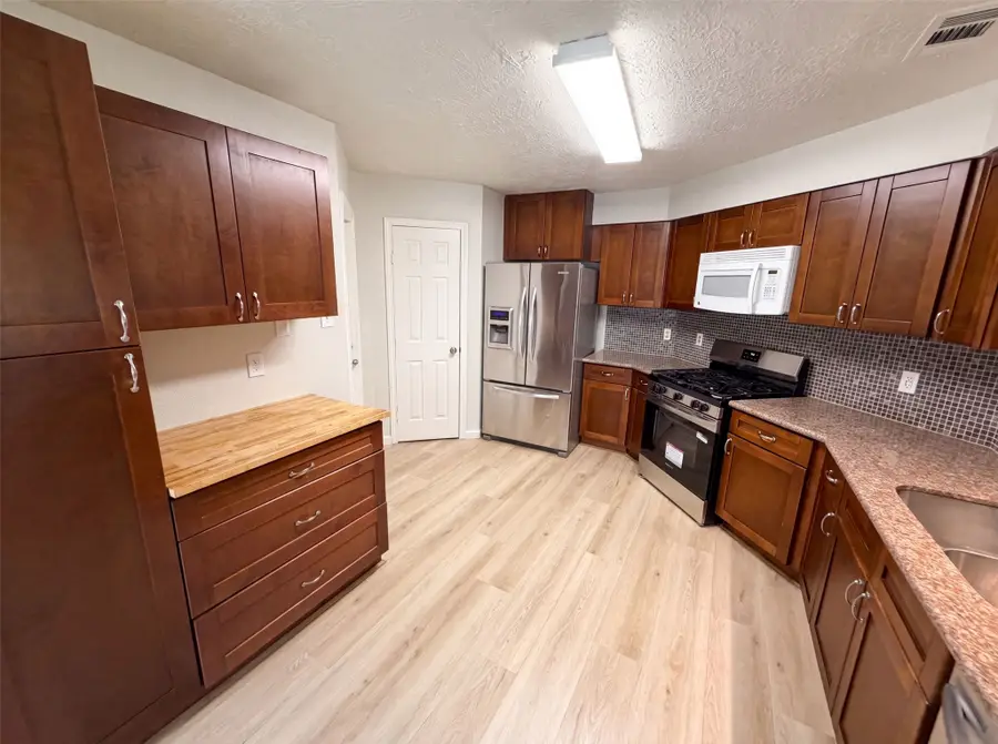 318 Floravista Drive, Houston, TX 77598 - #2