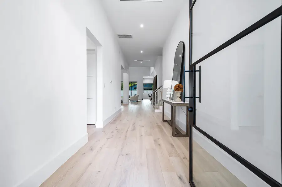 207 W 33rd Street, Houston, TX 77018 - Image #3