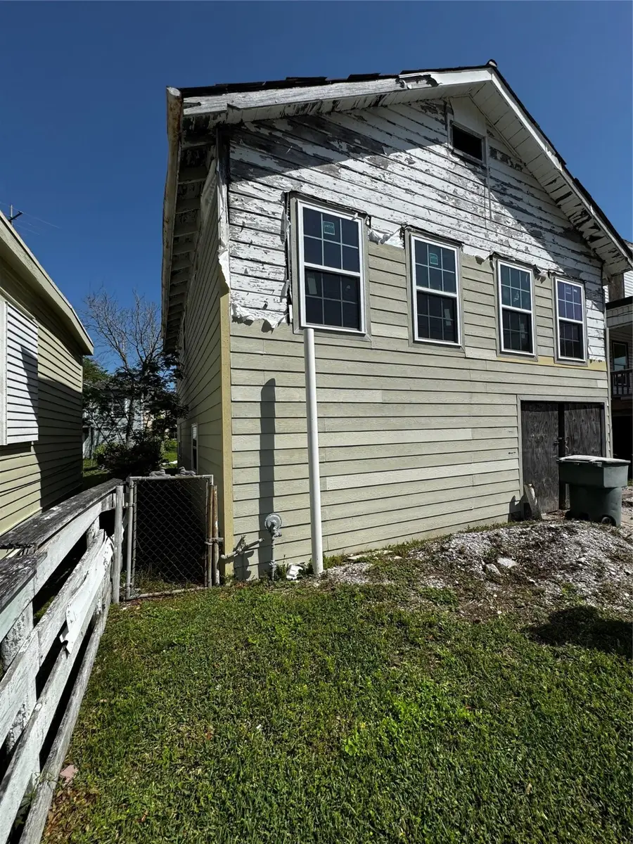 3122 Avenue N 1/2, Galveston, TX 77550 - #2