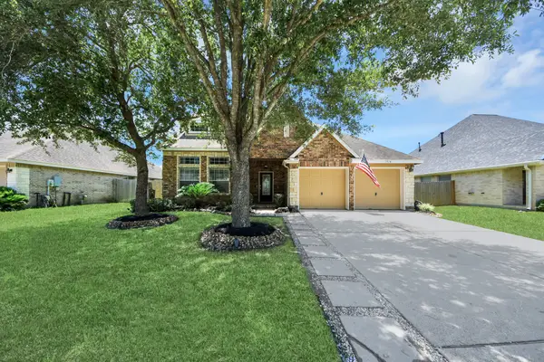 1914 Grandoak Drive, Pearland, TX 77581