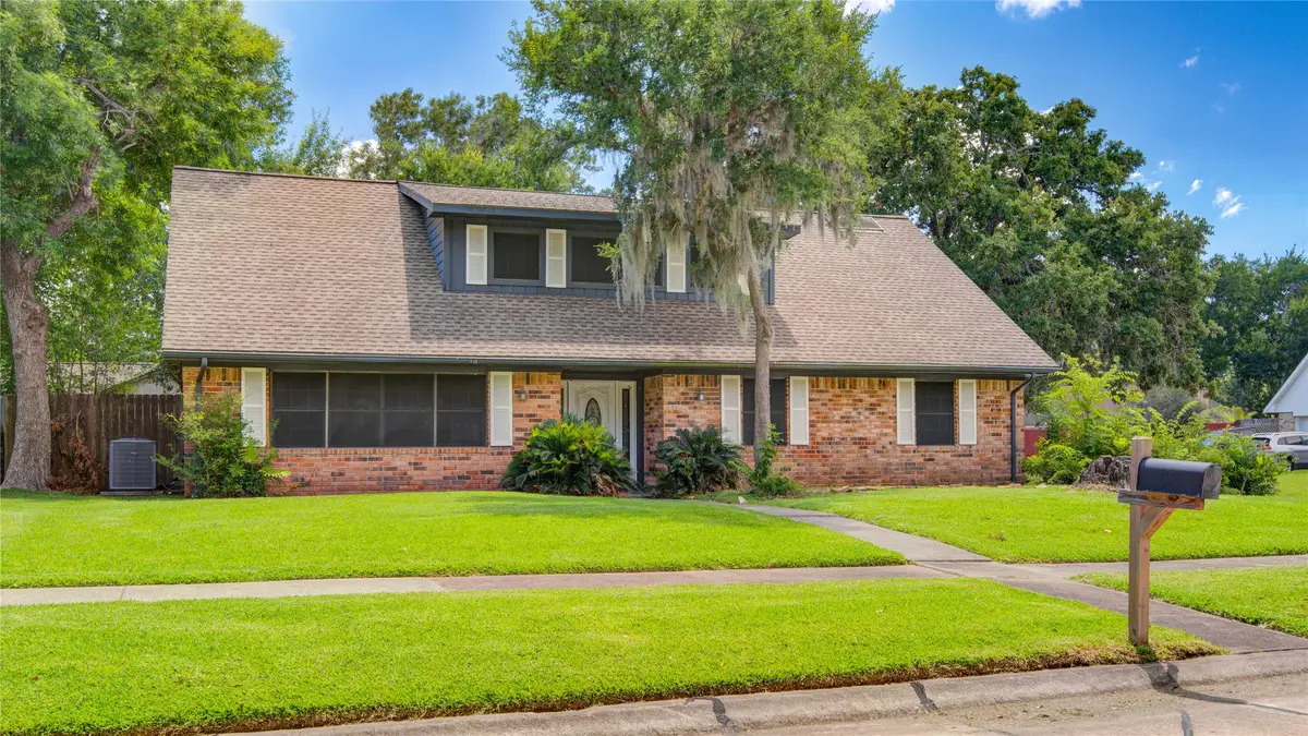 15702 Wandering Trail, Friendswood, TX 77546 - #1