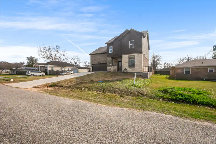 6413 N Ridgecrest Drive, Hitchcock, TX 77563 - #3