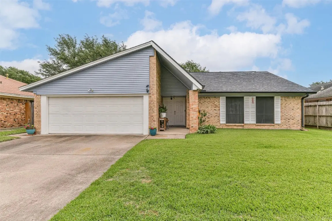 2313 E Clare Street, Deer Park, TX 77536 - #1
