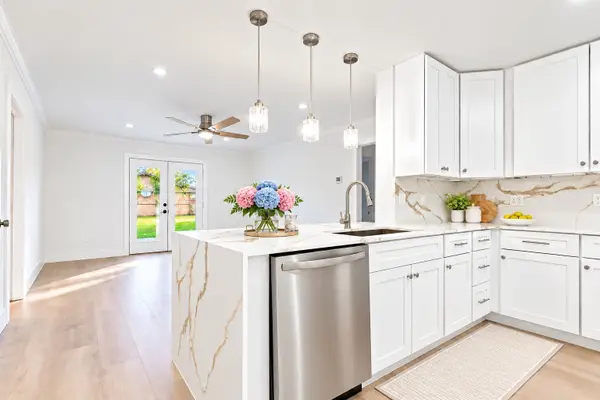 3914 Beran Drive, Houston, TX 77045