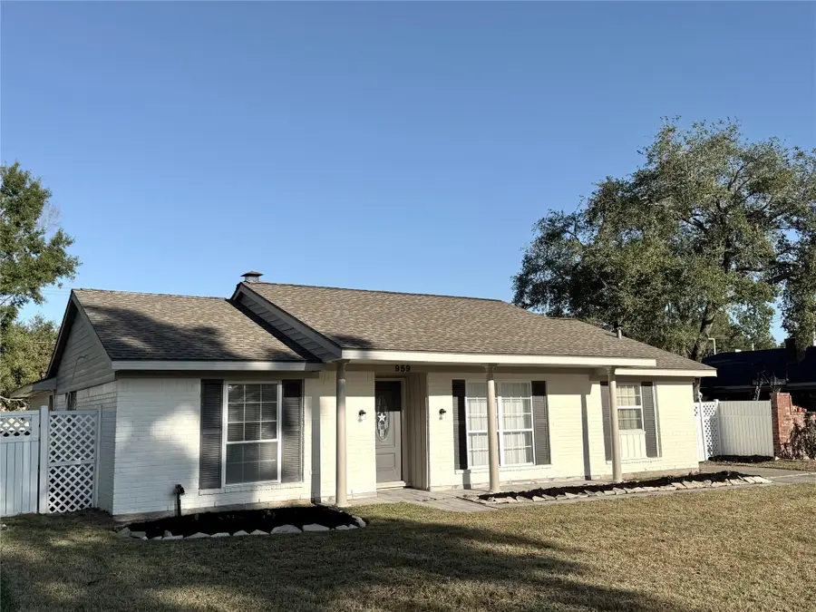 959 Festival Drive, Houston, TX 77062 - Image #2