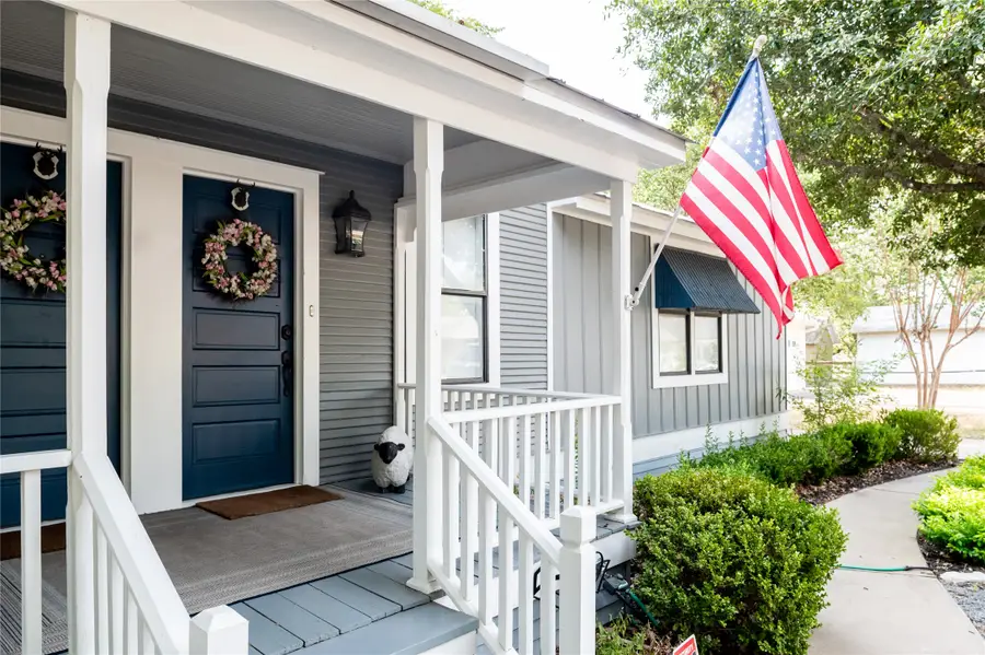 104 W Bell Street, Fayetteville, TX 78940 - #2