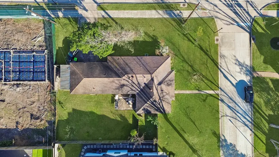 8802 Cedarbrake Drive, Spring Valley Village, TX 77055 - Image #3