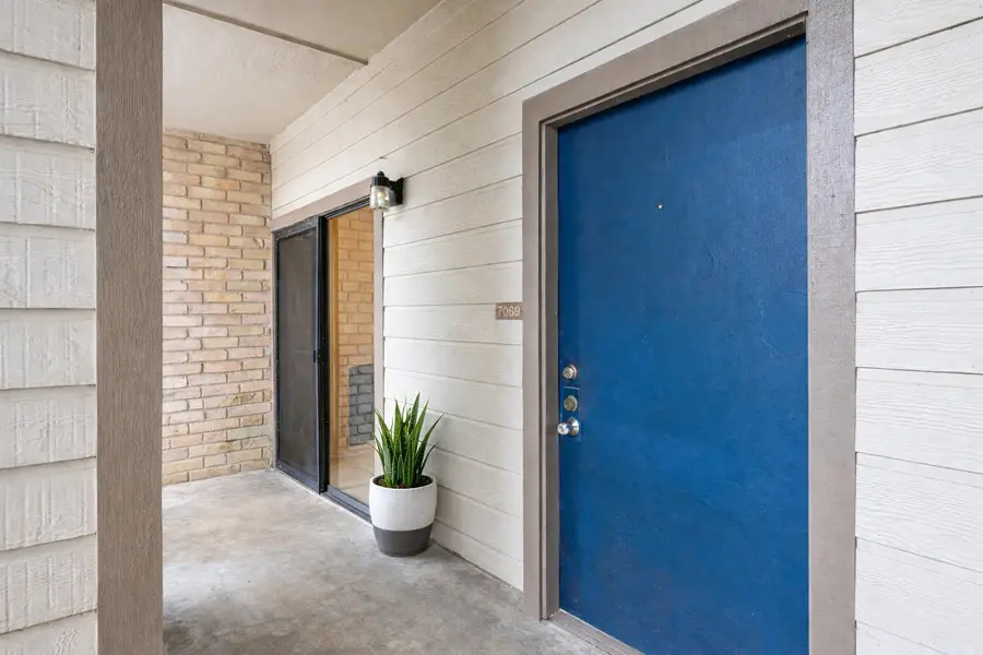 7069 N Holiday Drive, Galveston, TX 77550 - #3