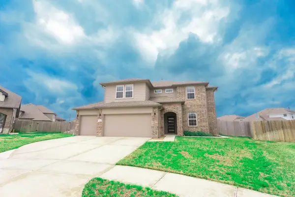 303 Vineyard Court, Alvin, TX 77511
