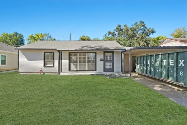 6718 Crestridge Street, Houston, TX 77033