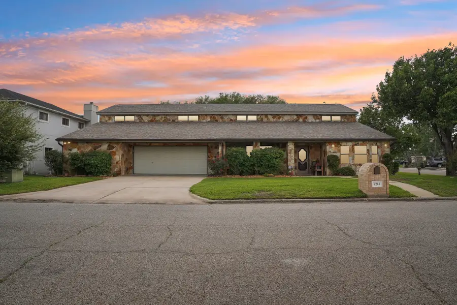 9243 Deepwater Drive, Montgomery, TX 77356 - #2