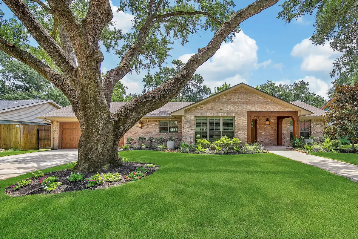 511 S Pecan Street, Tomball, TX 77375 - #1