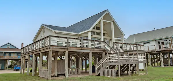 12922 Jolly Roger Drive, Freeport, TX 77541