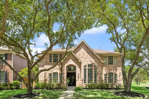 39 Oakmere Place, Sugar Land, TX 77479
