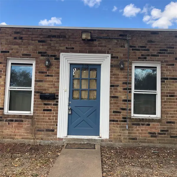 216 W G Street #216, La Porte, TX 77571