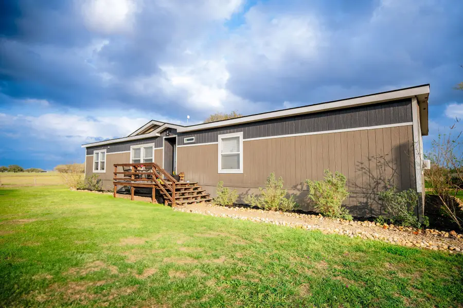 1689 County Road 315, Yoakum, TX 77995 - #2