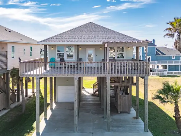 13111 Buccaneer Parkway, Freeport, TX 77541