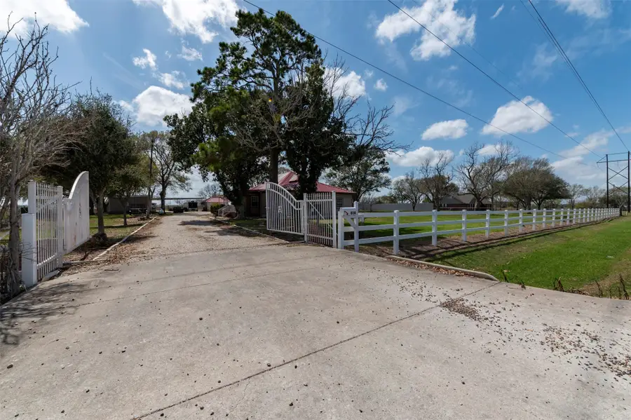 834 County Road 408, El Campo, TX 77437 - #2