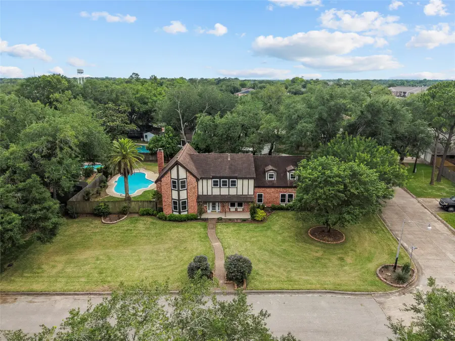 8515 Twelve Oaks Drive, Texas City, TX 77591 - #2