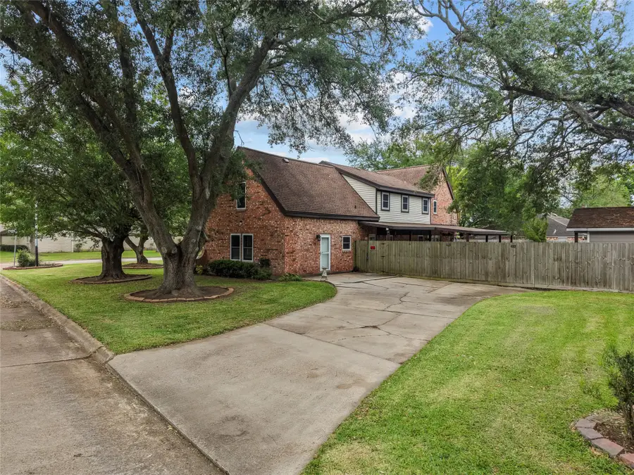 8515 Twelve Oaks Drive, Texas City, TX 77591 - #3