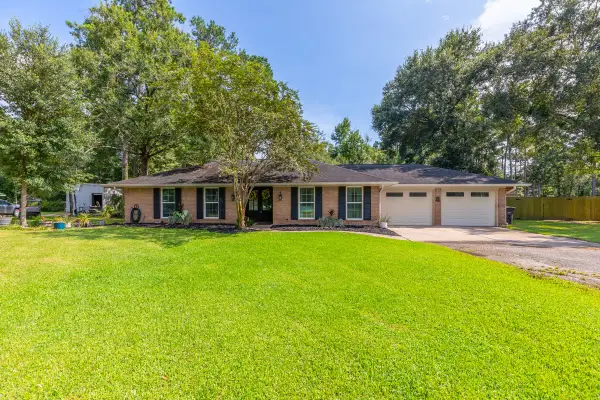 760 Pinecrest Street, Vidor, TX 77662