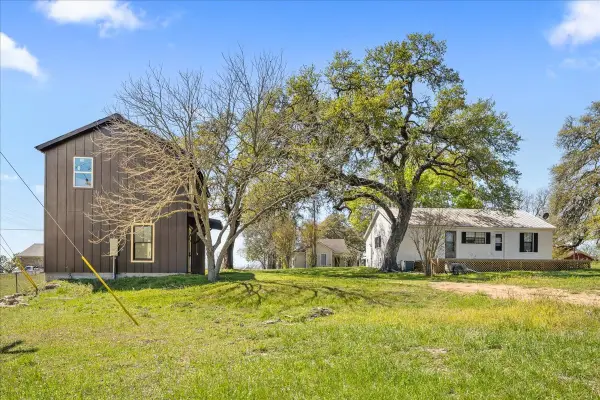 210 A N Brazos Street, Burton, TX 77835
