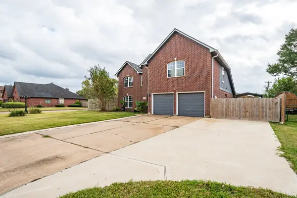 3401 Wood Fox Drive, Alvin, TX 77511