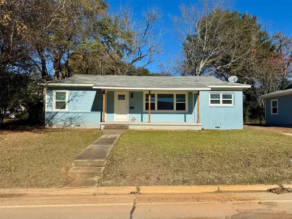 802&804 E Goliad Avenue, Crockett, TX 75835