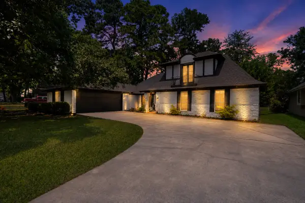 88 April Wind Drive S, Conroe, TX 77356