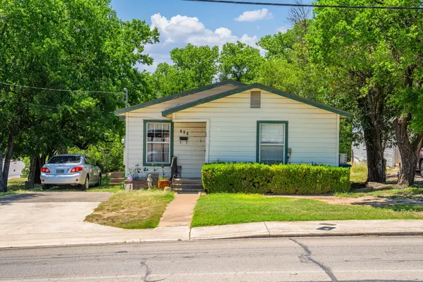 208 Francisco Lemos Street, Kerrville, TX 78028