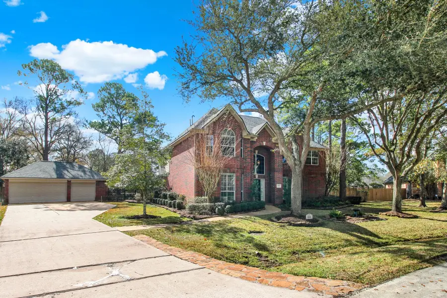 601 Forest Bend Lane, Friendswood, TX 77546 - #2