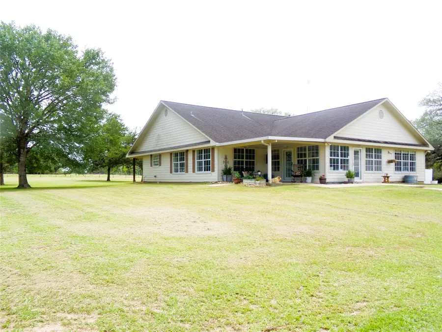 1015 Coy Road, Weimar, TX 78962 - #2