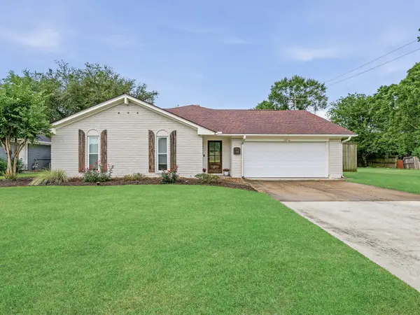 1199 Arthur Street, Bridge City, TX 77611