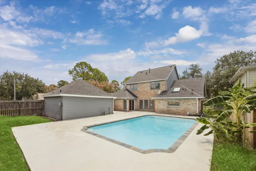 10902 Burgoyne Road, Houston, TX 77042 - Image #2