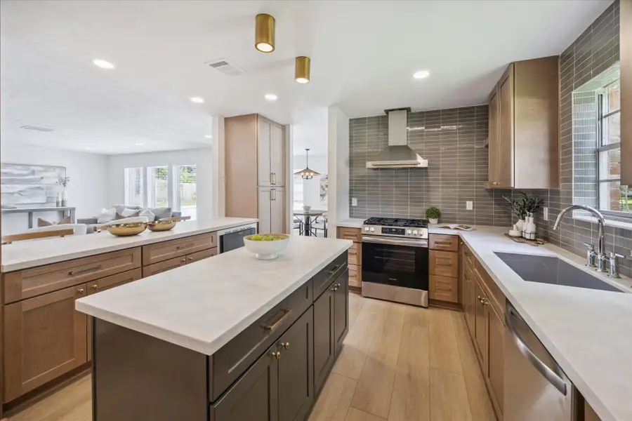 10902 Burgoyne Road, Houston, TX 77042 - Image #3