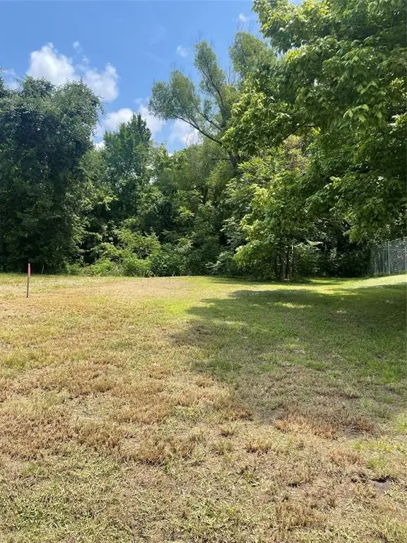 923 Avenue C, Huntsville, TX 77320