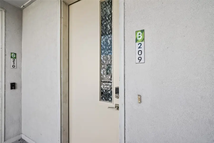 2401 Crawford Street #B209, Houston, TX 77004 - #2