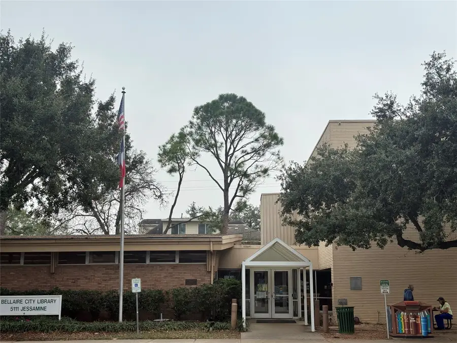 7309 S Rice Avenue, Bellaire, TX 77401 - Image #3