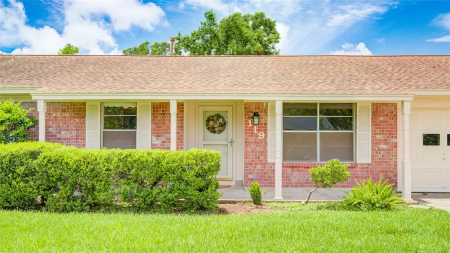 119 Poppy Street, Lake Jackson, TX 77566 - #2