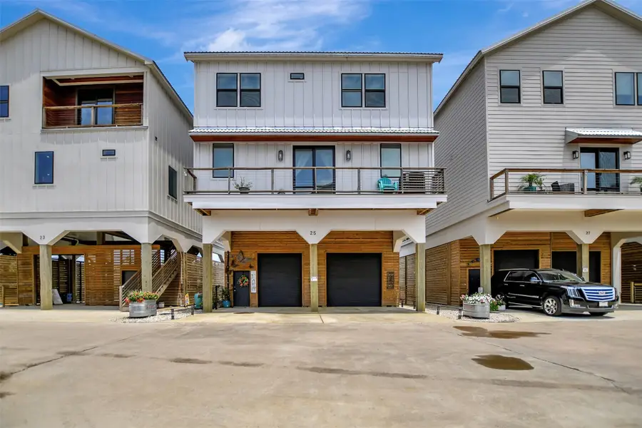25 Cmdr Runco Lane, Taylor Lake Village, TX 77586 - #2