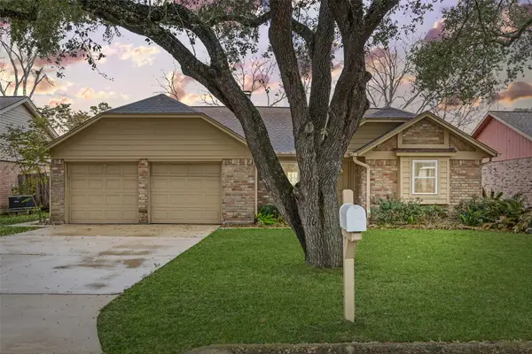 103 Brigadoon Lane, Friendswood, TX 77546