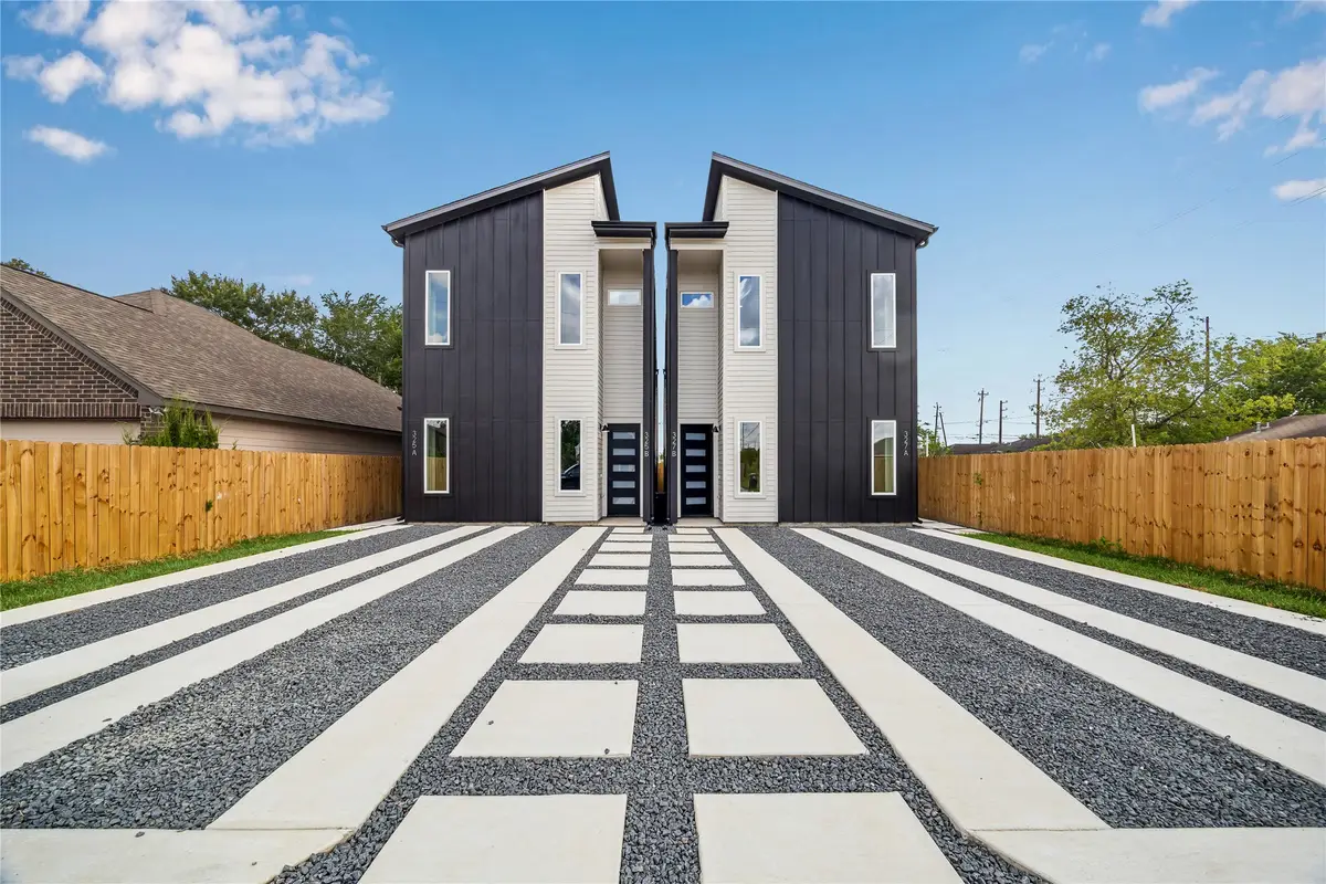 413 Clearwater Street #A/B, Houston, TX 77029 - #1