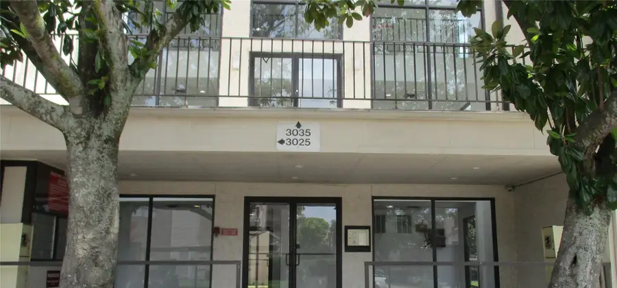 3025 Walnut Bend Lane #21, Houston, TX 77042 - #2