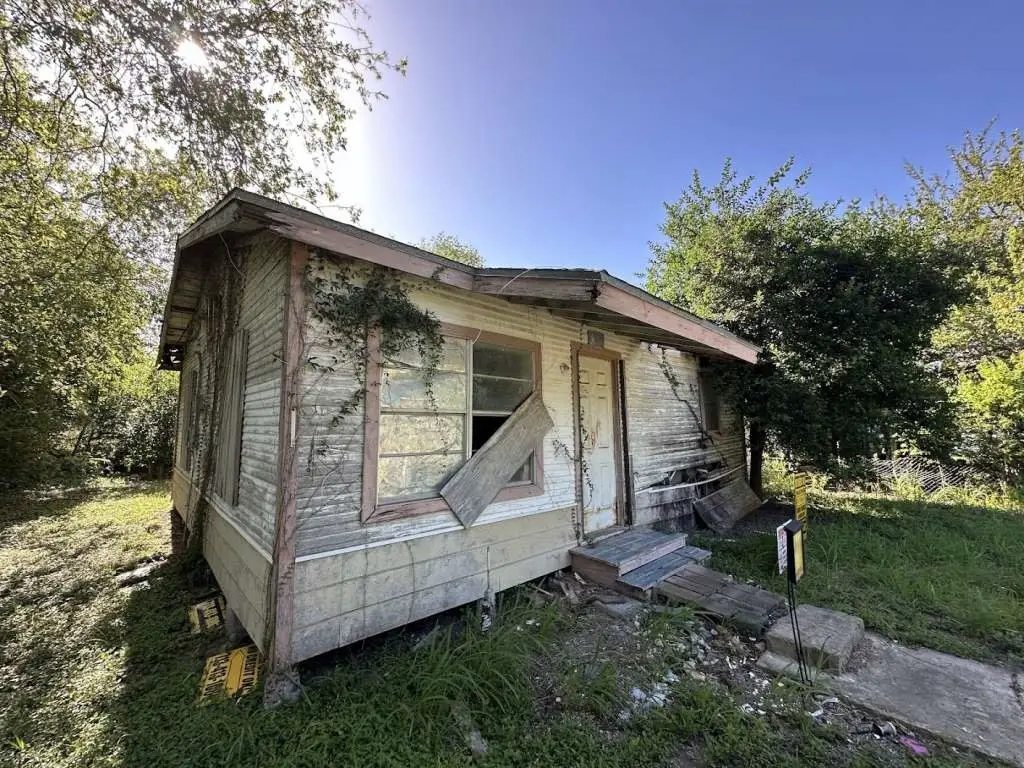 1116 Esperanza Street, Sinton, TX 78387 - Image #1